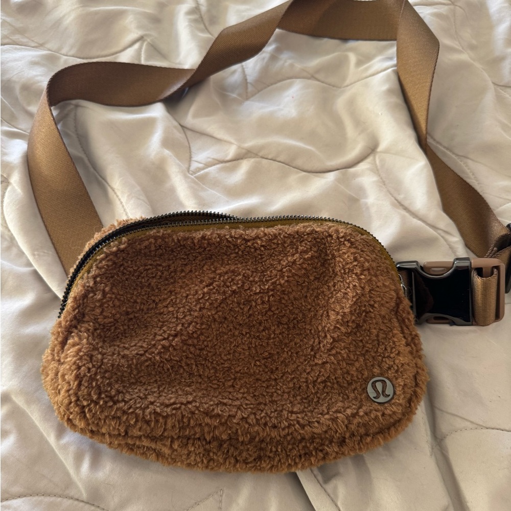 Lululemon teddy belt bag
